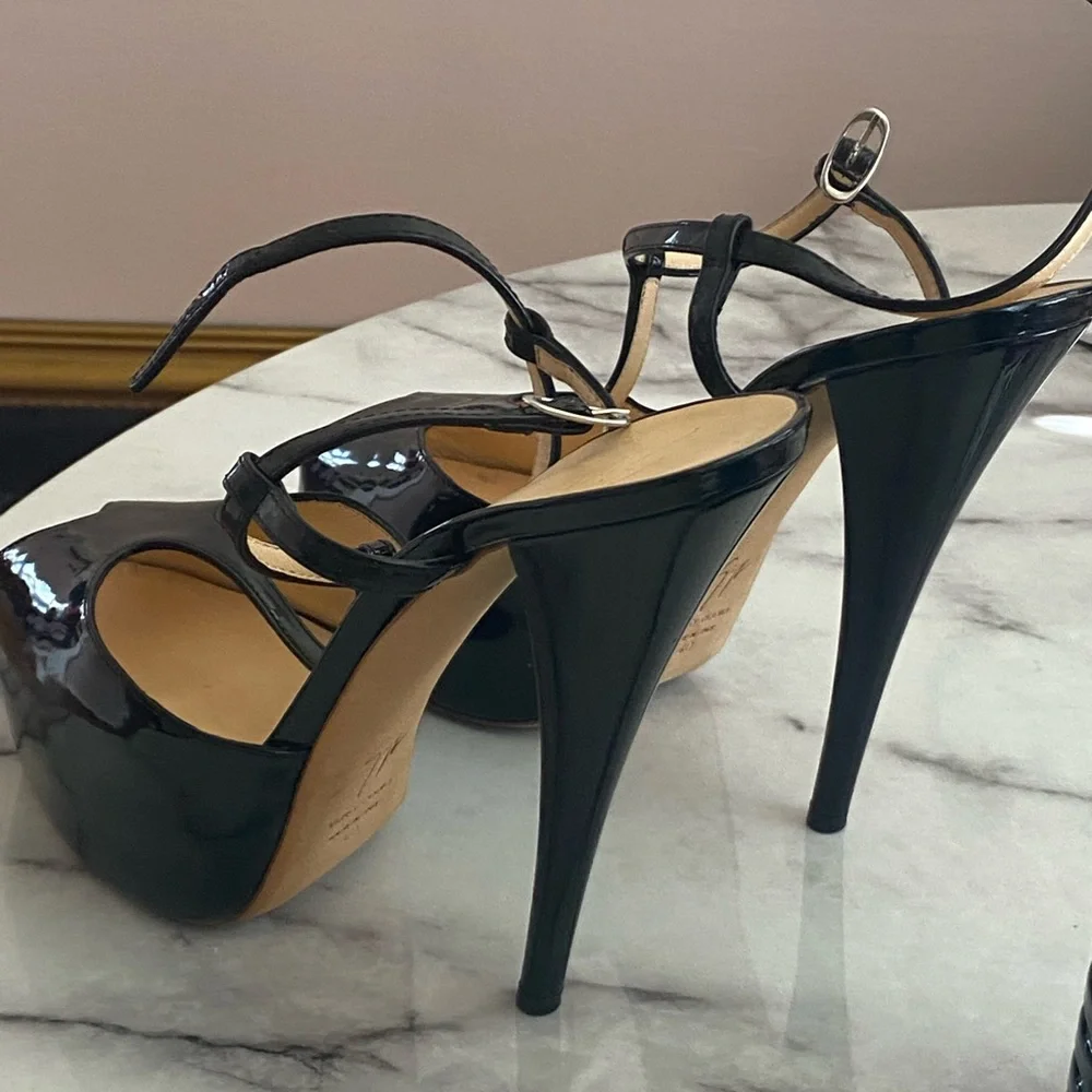 Giuseppe Black Patent Leather T-Strap Platforms Sz 40 (Gently Used) - Picture 4 of 13